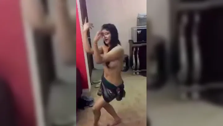 Indian Desi Randi Girl Dancing Naked Part 2