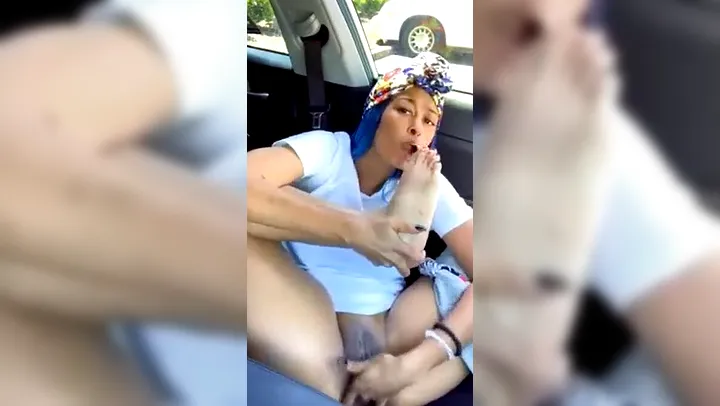 Amatuer Beatiful Teen Masterbating in her Car Milking her Sweet Pussy